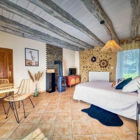 La Fermette Du Pérougord à Rouffignac-st-cernin Périgord Noir Alojamento de Acomodação e Pequeno-almoço 3*